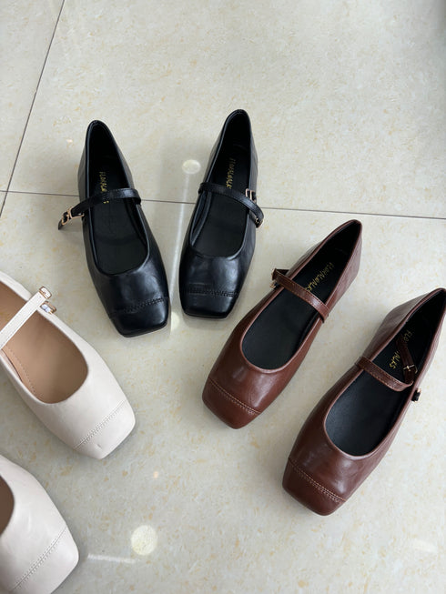 Women Square-Toe Plain Leather Shoe